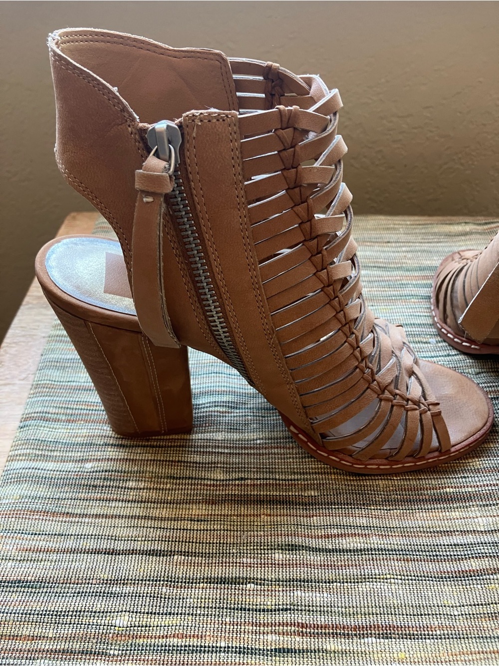 Dolce Vita Amina Leather Caged Sandal Size 8 - Picture 7 of 7